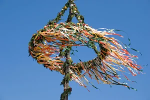 Tradition du Périgord: l’arbre de mai