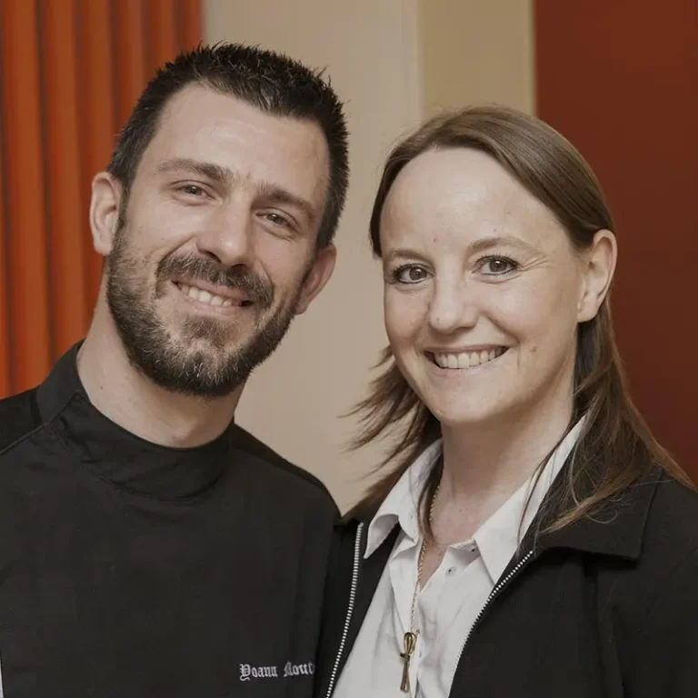 Sandrine et Yoann conjuguent leur passion et savoir-faire pour vous recevoir dans leur restaurant authentique et novateur à Périgueux
