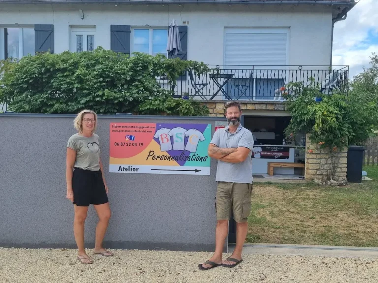 Chez BSC personnalisations repartez avec des textiles customisés sur-mesure grâce aux impressions et broderies.