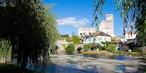 Hôtel Les Griffons place picture