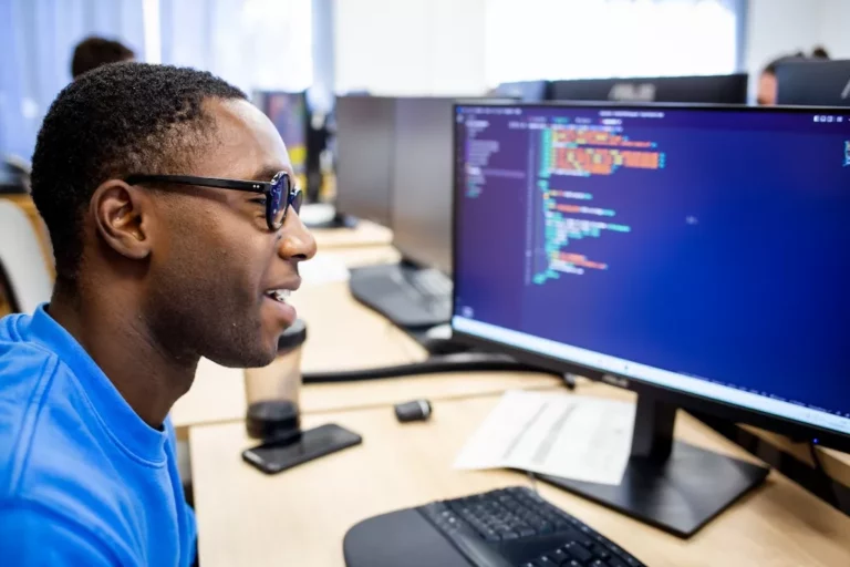 formation ui ux designer gratuite la wab 9807 768x512