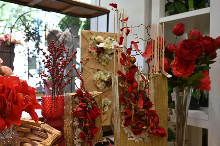 Labeylie fleur composition rouge 768x511