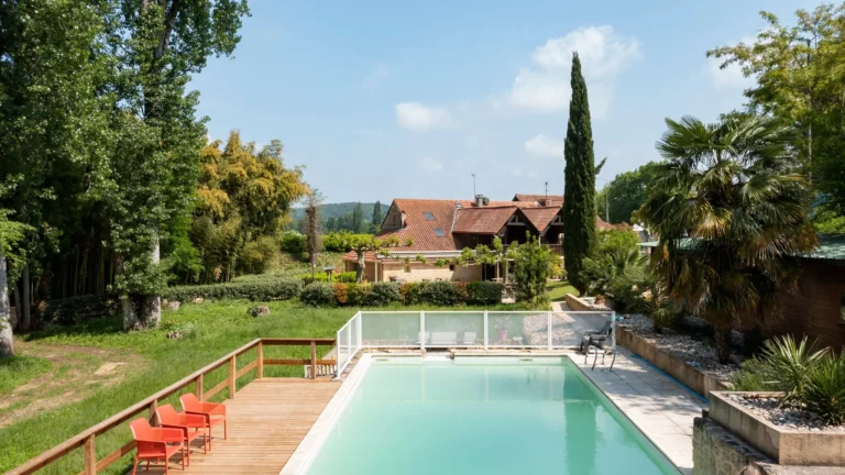 moulin du porteil piscine 768x432