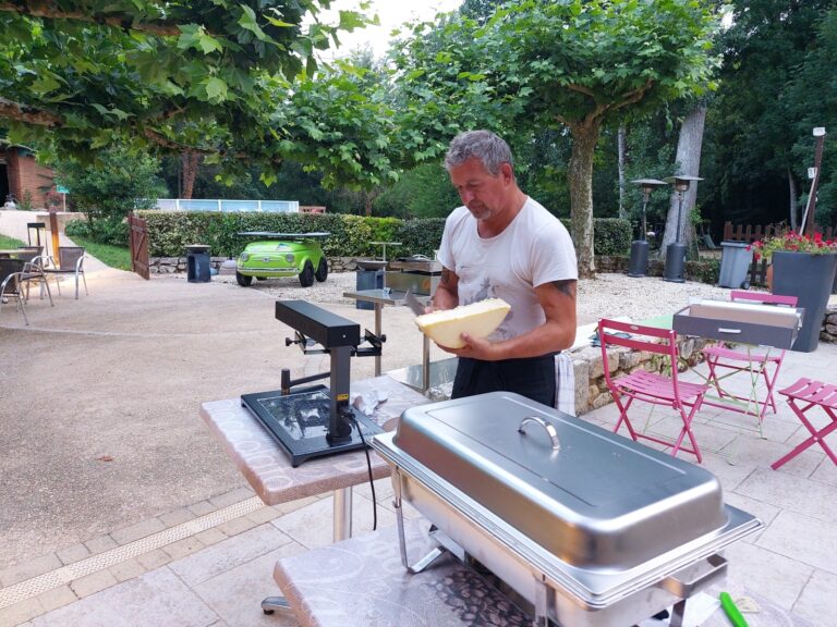 moulin du porteil raclette 768x576