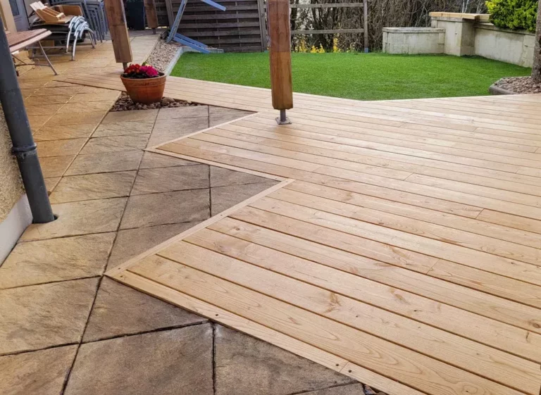 terrasse bombee aux bois du perigord vert 768x561