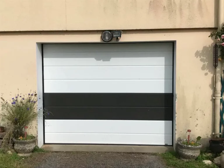 Compagnons Fenetriers Porte garage 768x576