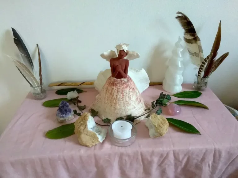 La Messagere Voyageuse Enchanteresse des Mondes 1 768x576