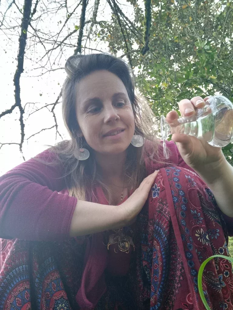 La Messagere Voyageuse Enchanteresse des Mondes 3 768x1021