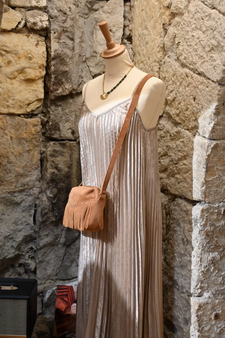 Le Boudoir du 9 robe 768x1154