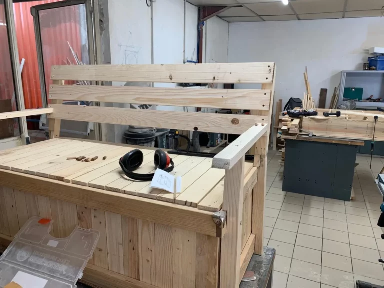 association arteec recyclerie marsac dordogne atelier bois 3 1 768x576