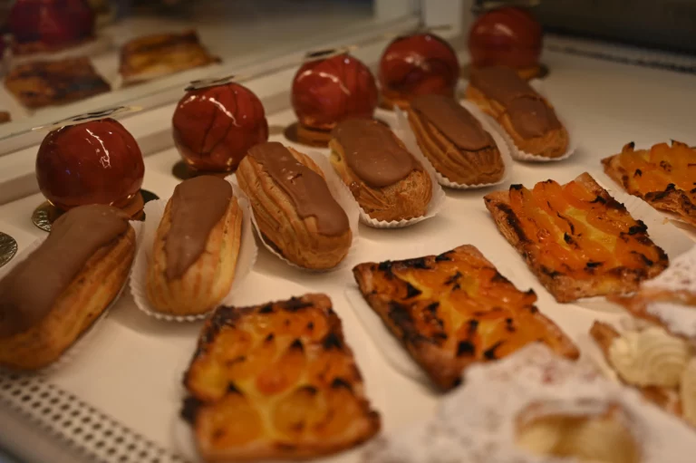 aux caprices dAntan nontron patisseries 768x511
