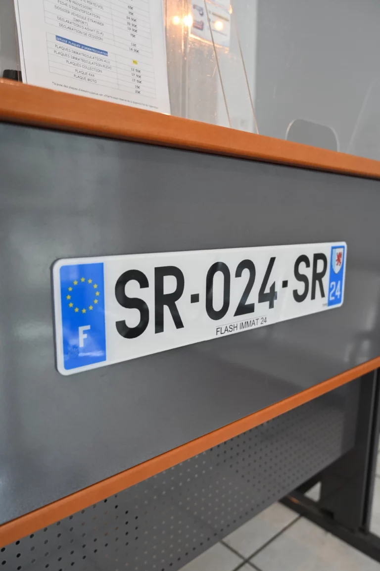 flash immat perigueux plaque automobile 768x1154
