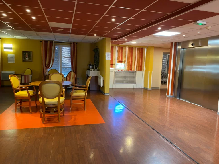 EHPAD korian yvan roque salle 7 768x576