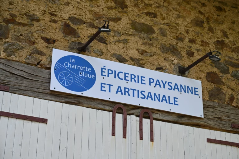 La ferme saint etienne firbeix la charette bleu bio 2 768x511