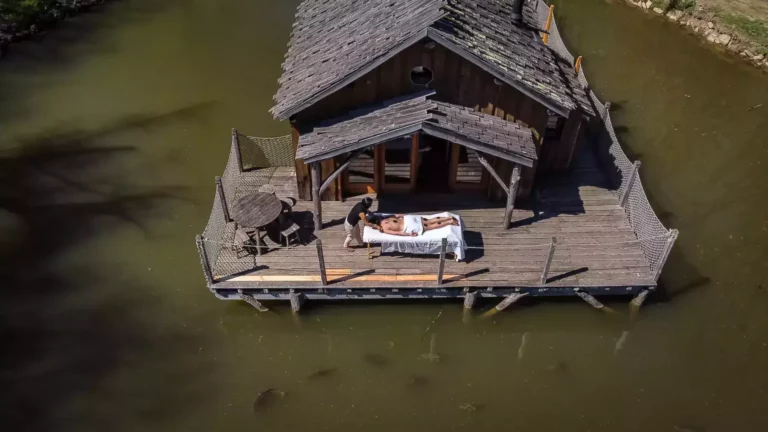moulin de la jarousse nuit insolite dordogne cabanne sur eau 1 768x432
