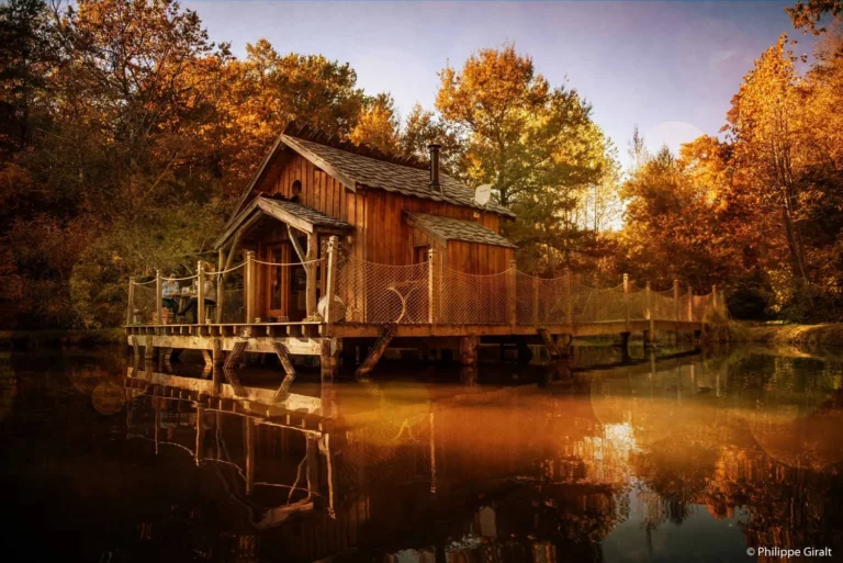 moulin de la jarousse nuit insolite dordogne cabanne sur eau 5 768x513