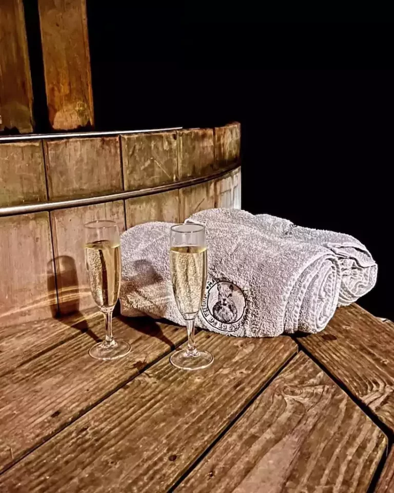 moulin de la jarousse nuit insolite dordogne spa 1 768x961