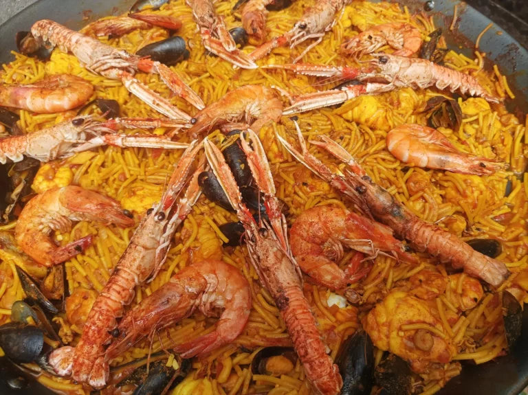 Le croIberique food truck traiteur espagnol paela 2 768x575