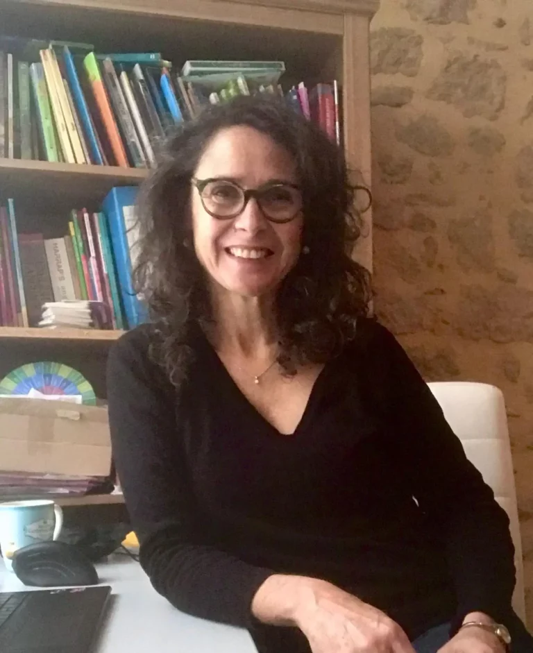 portrait 2023 768x941