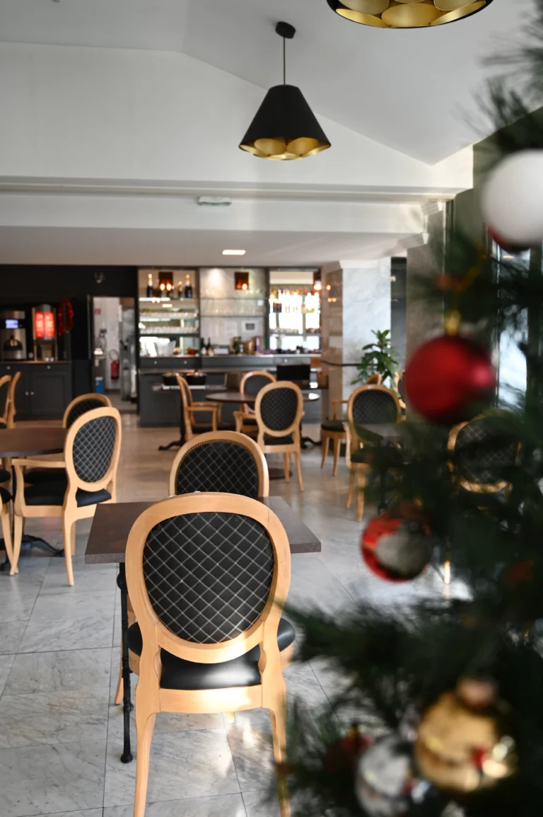La Terrasse Restaurant ibis hotel perigueux noel 12 768x1154