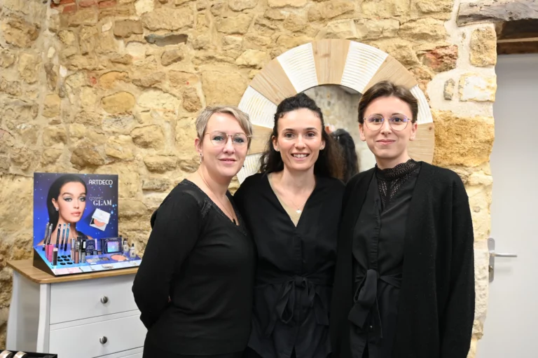 Les Fees de la Beaute thiviers noel Les Fees de la Beaute thiviers equipe 1 768x511