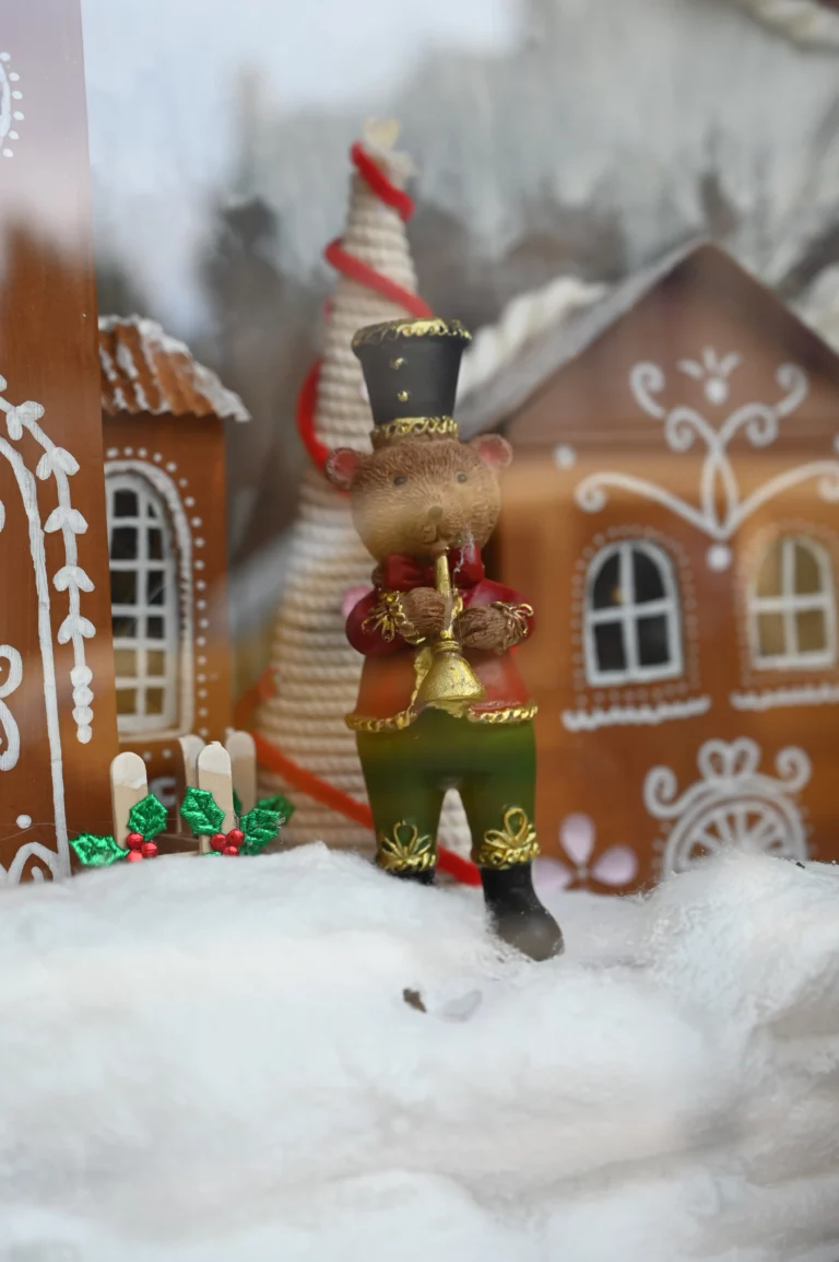 Les Fees de la Beaute thiviers noel Les Fees de la Beaute thiviers noel vitrine 2 768x1154