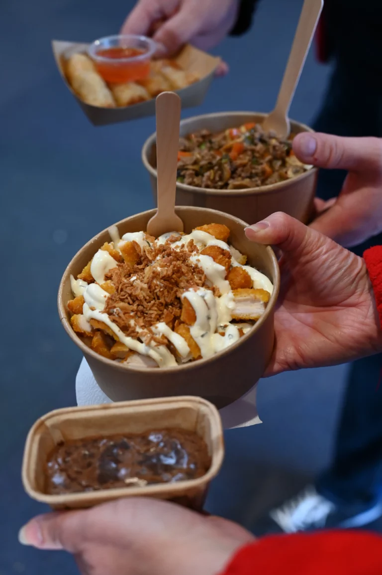 Food truck bordeaux phuket 768x1154