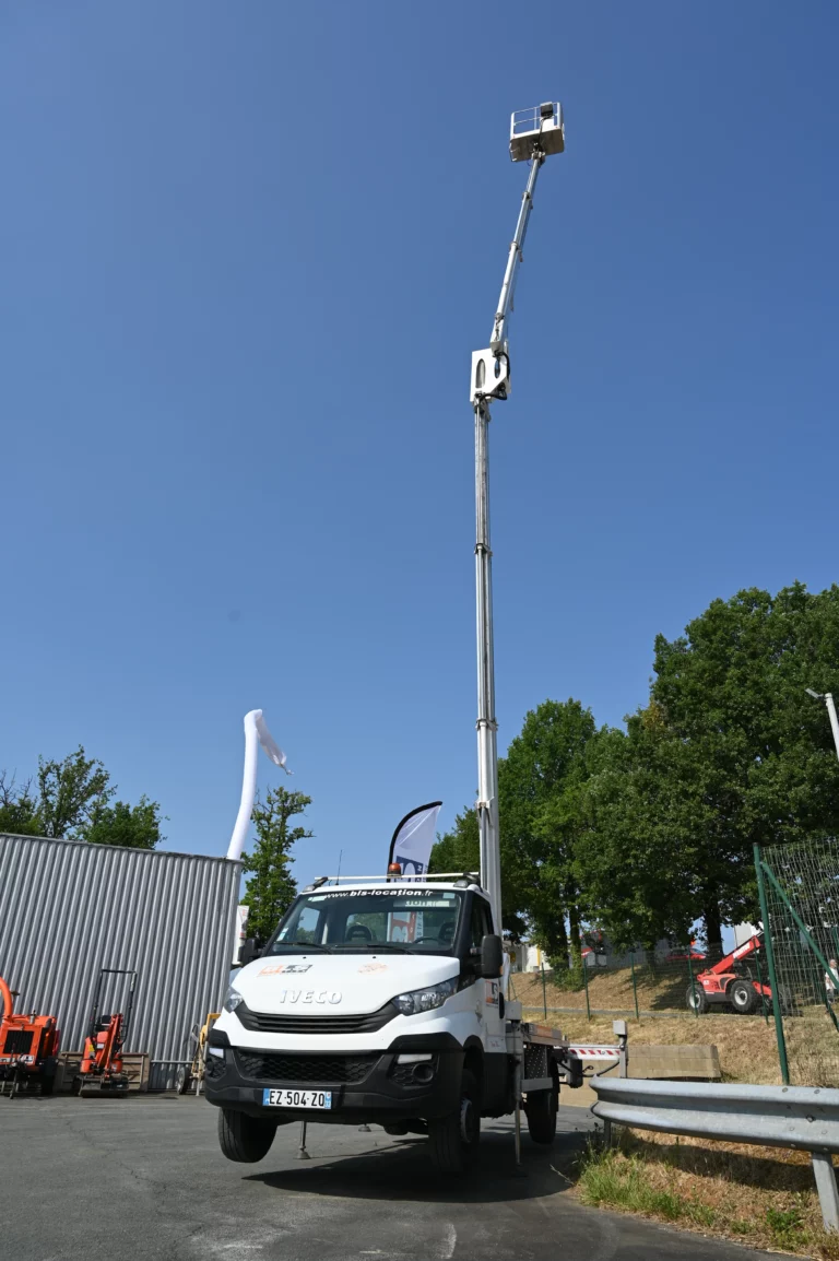 BLS location thiviers engins 8 768x1154