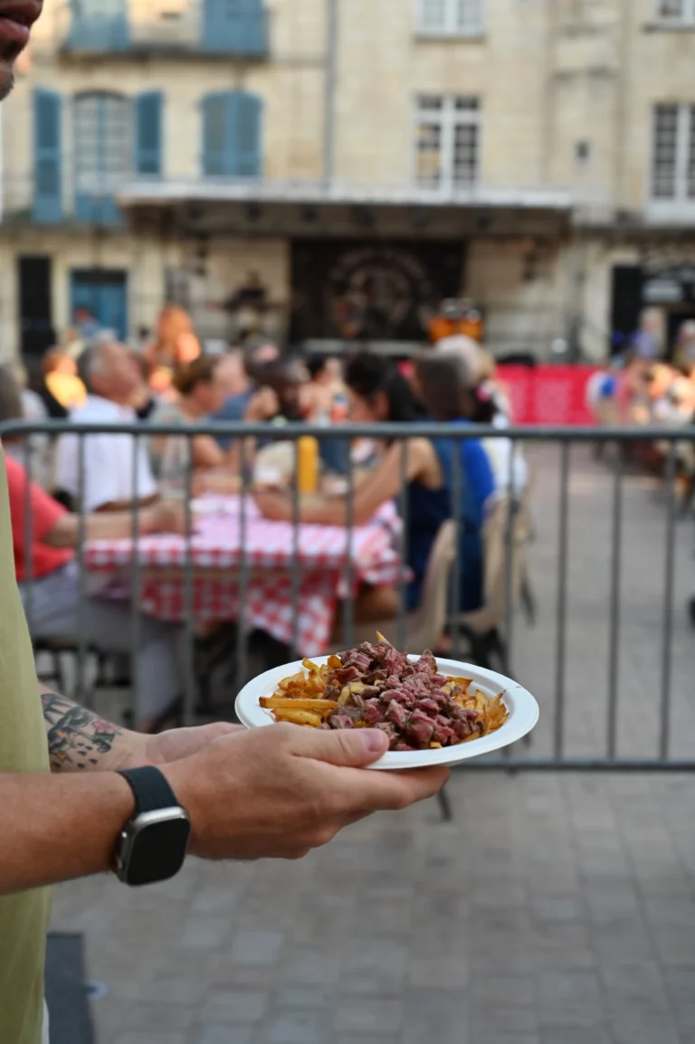 miam miam perigueux food truck 2 768x1154