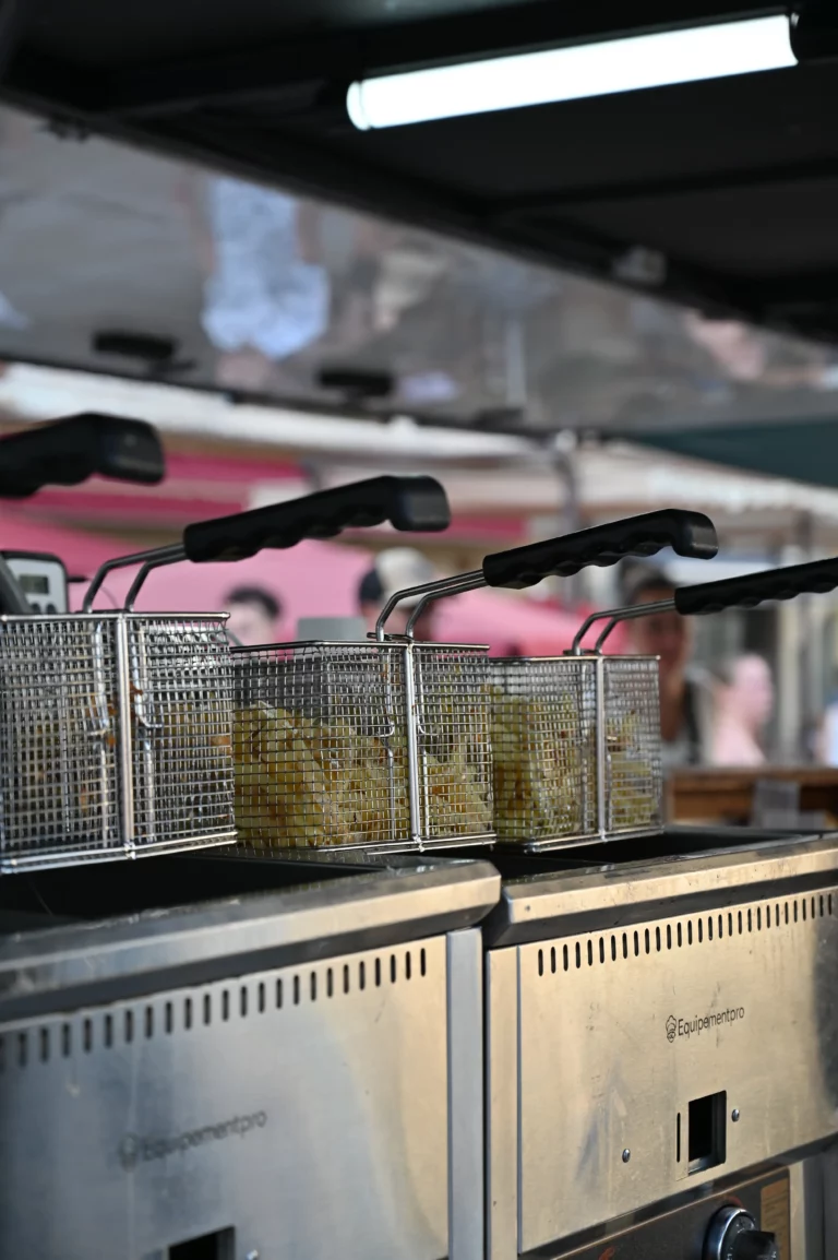 miam miam perigueux food truck 3 768x1154