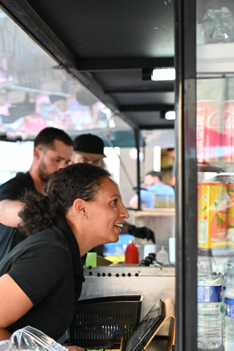 miam miam perigueux food truck 4 768x1154