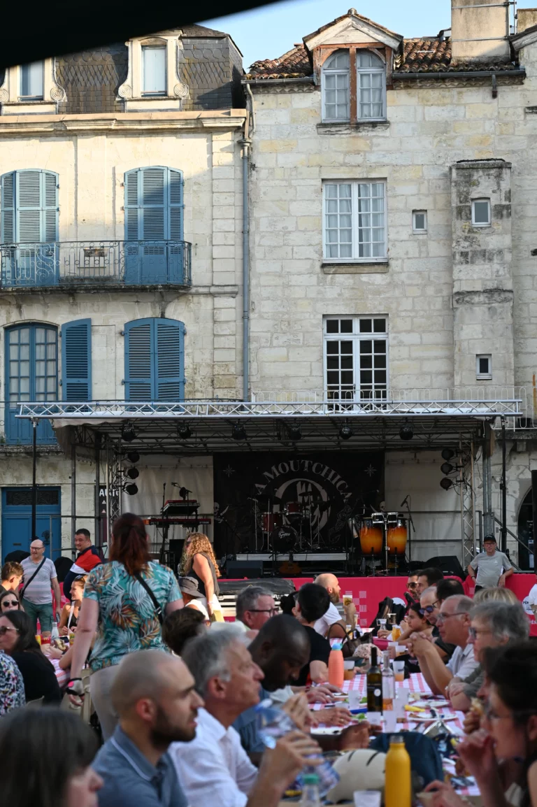 miam miam perigueux food truck 6 768x1154